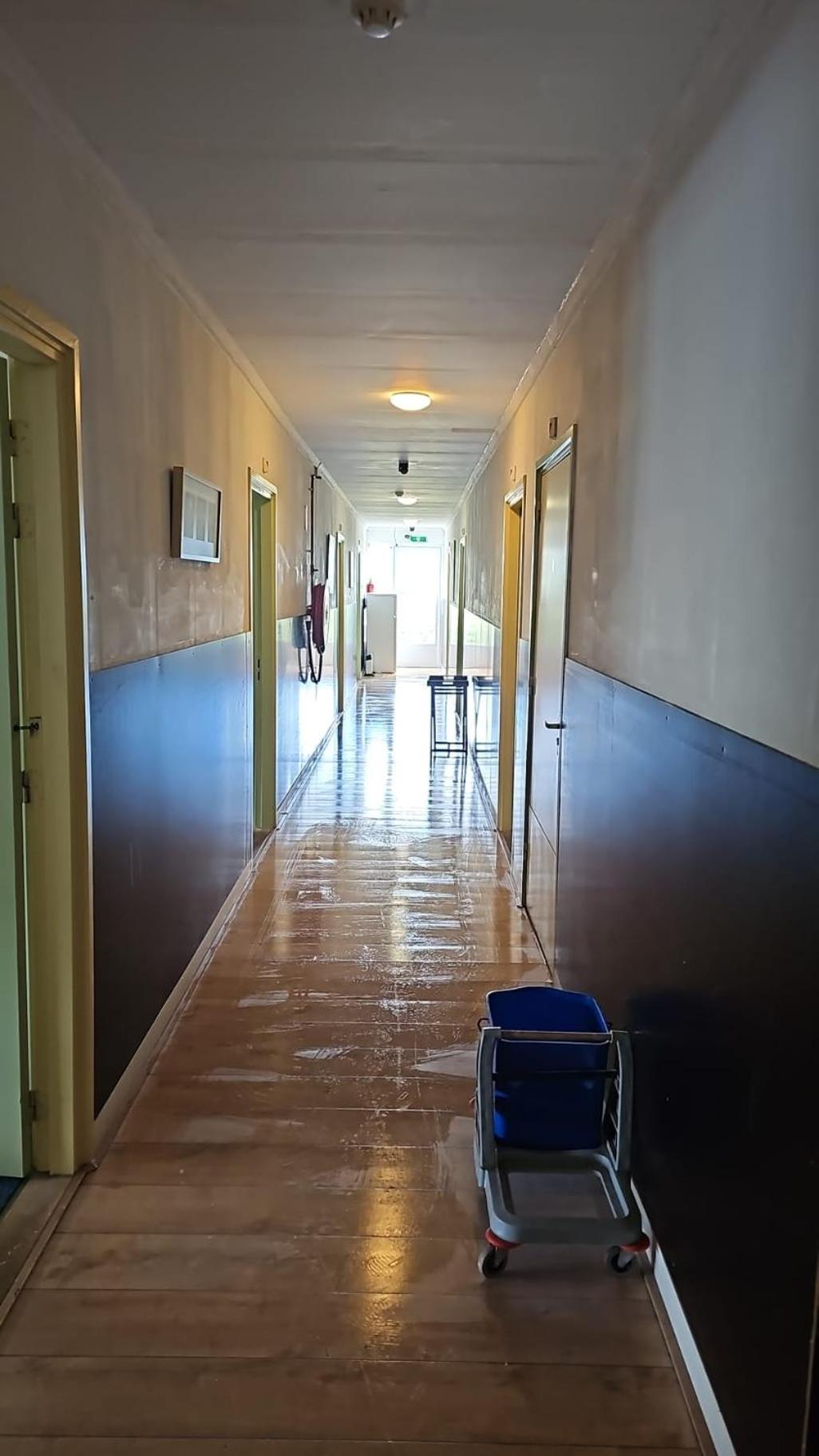 Benb Pieterburen Broek Bagian luar foto