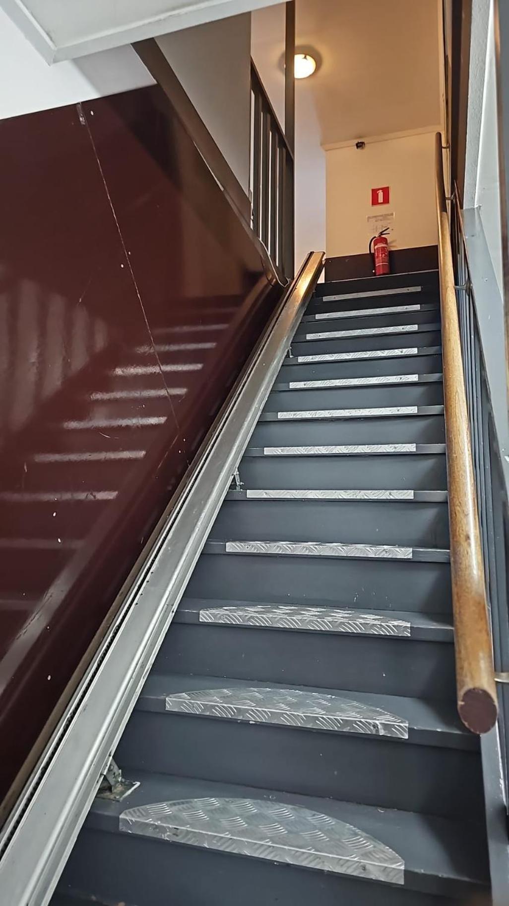 Benb Pieterburen Broek Bagian luar foto